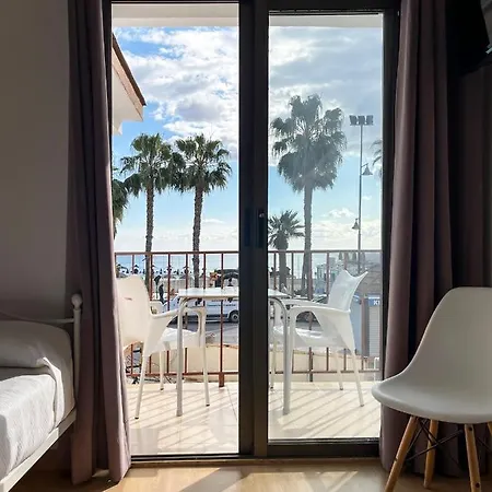 Beatriz Charming Hostal بيت ضيافة توريمولينوس