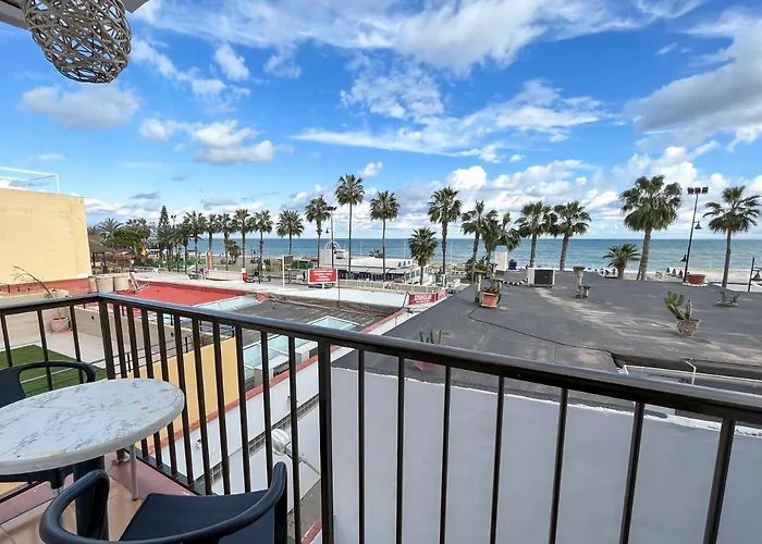 Beatriz Charming בית הארחה *